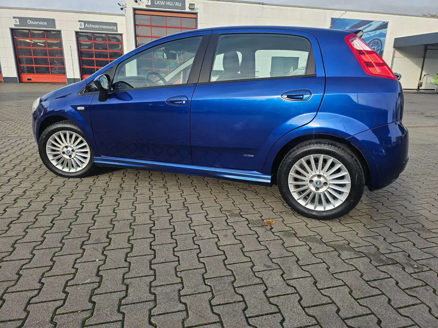 Fiat Grande Punto Grande Punto,1.4 16V,Klima,Alu,Tüv 06/2026 Bleu - 1