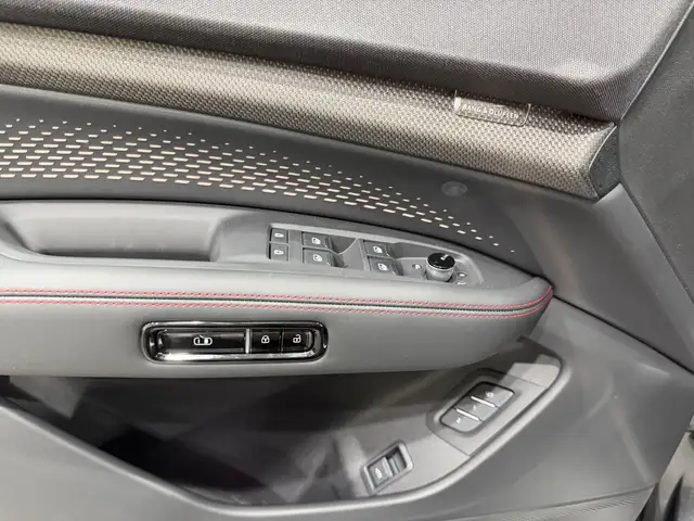 Audi A6 view 8