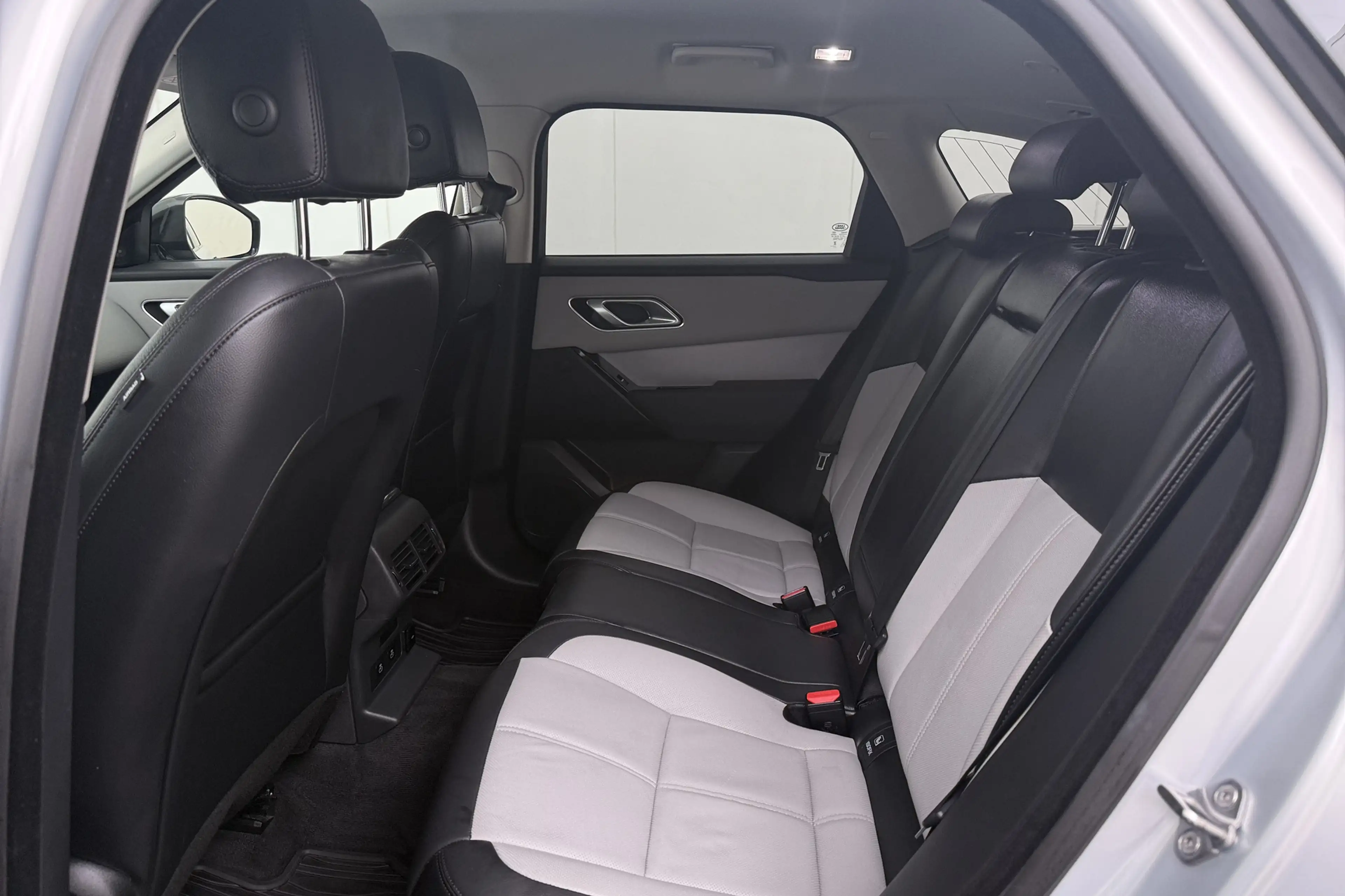 Land Rover Range Rover Velar 2.0 P400e S Facelift Leder Camera Meridian Memory — photo 12