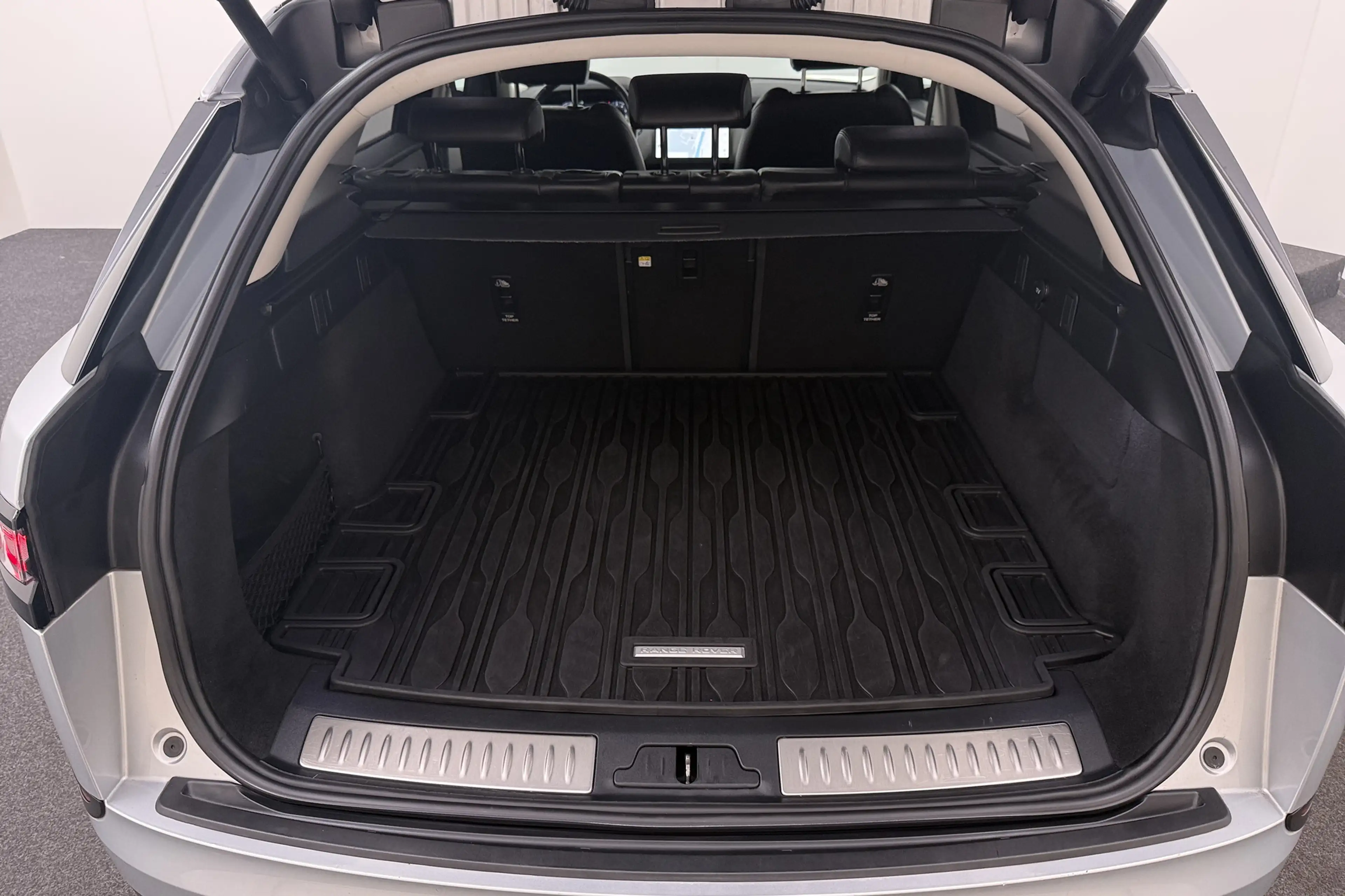 Land Rover Range Rover Velar 2.0 P400e S Facelift Leder Camera Meridian Memory — photo 13