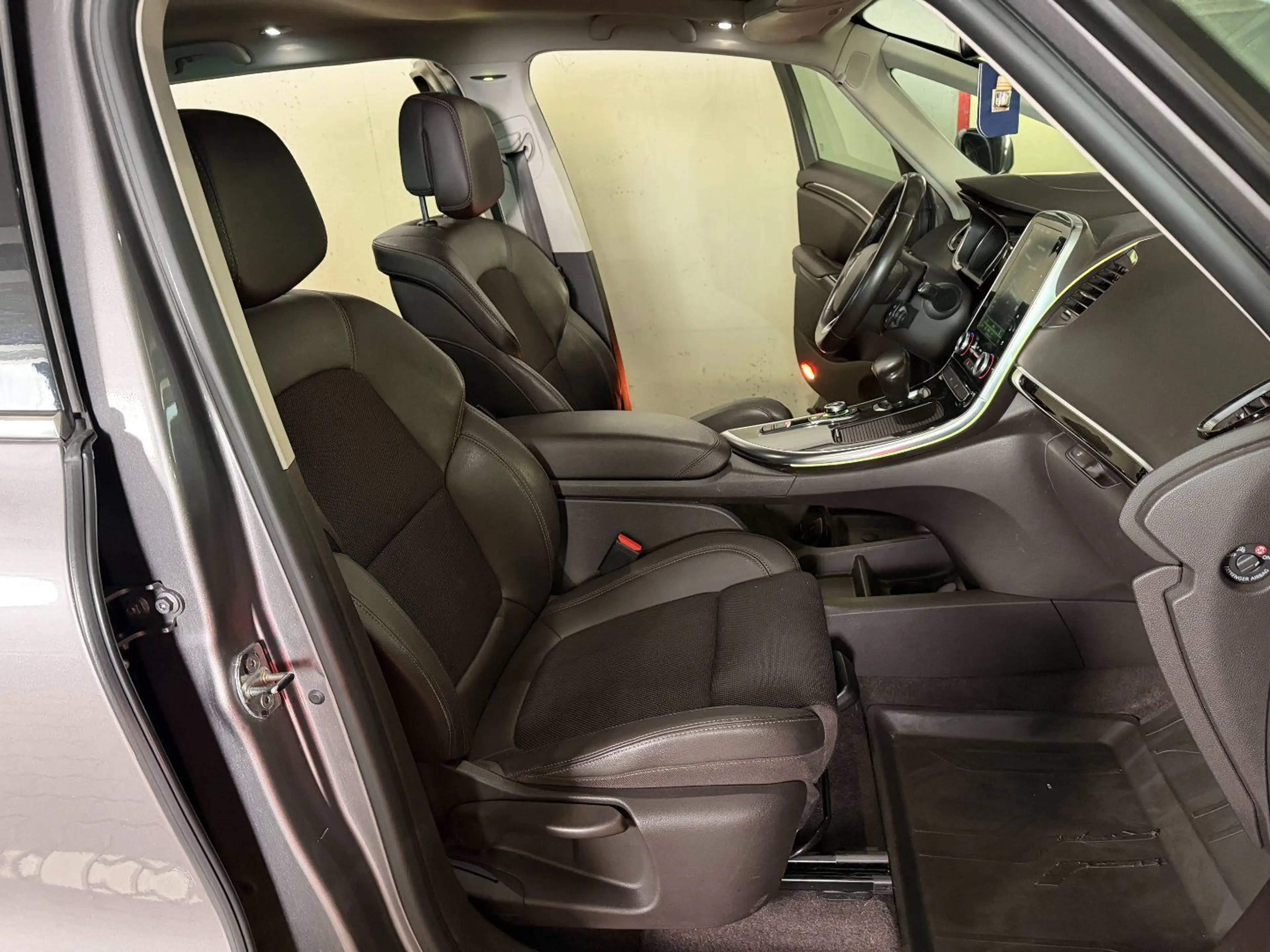 Renault Espace 1.6 dCi Energy Intens — photo 11