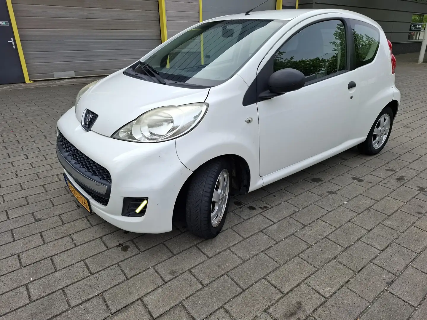 Peugeot 107 1.0-12V XR Wit - 1
