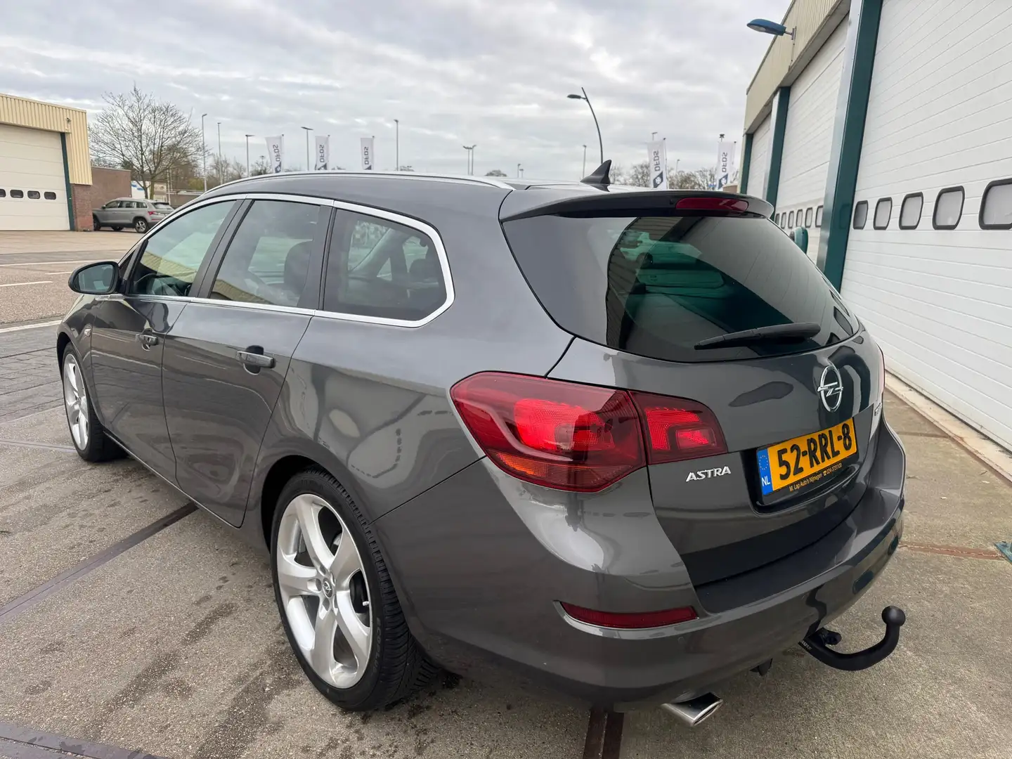Opel Astra Sports Tourer 1.4 Turbo Cosmo Grijs - 2