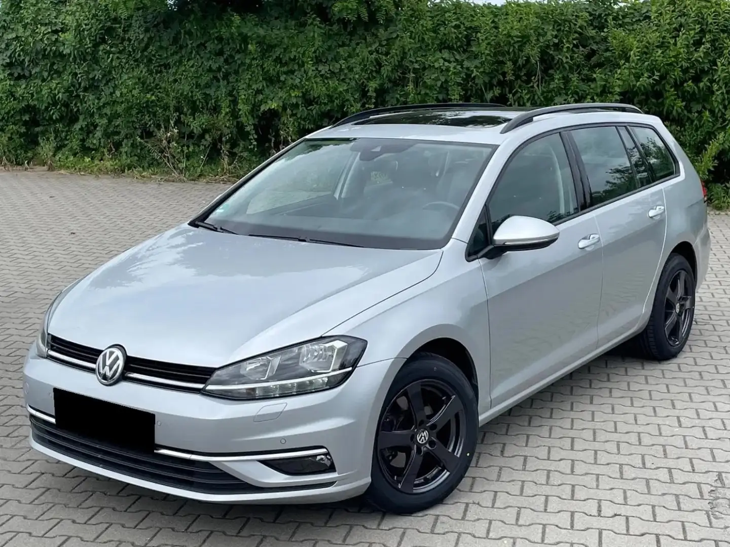 Volkswagen Golf 1.6 TDI (BlueMotion Technology) DSGComfortline Stříbrná - 2