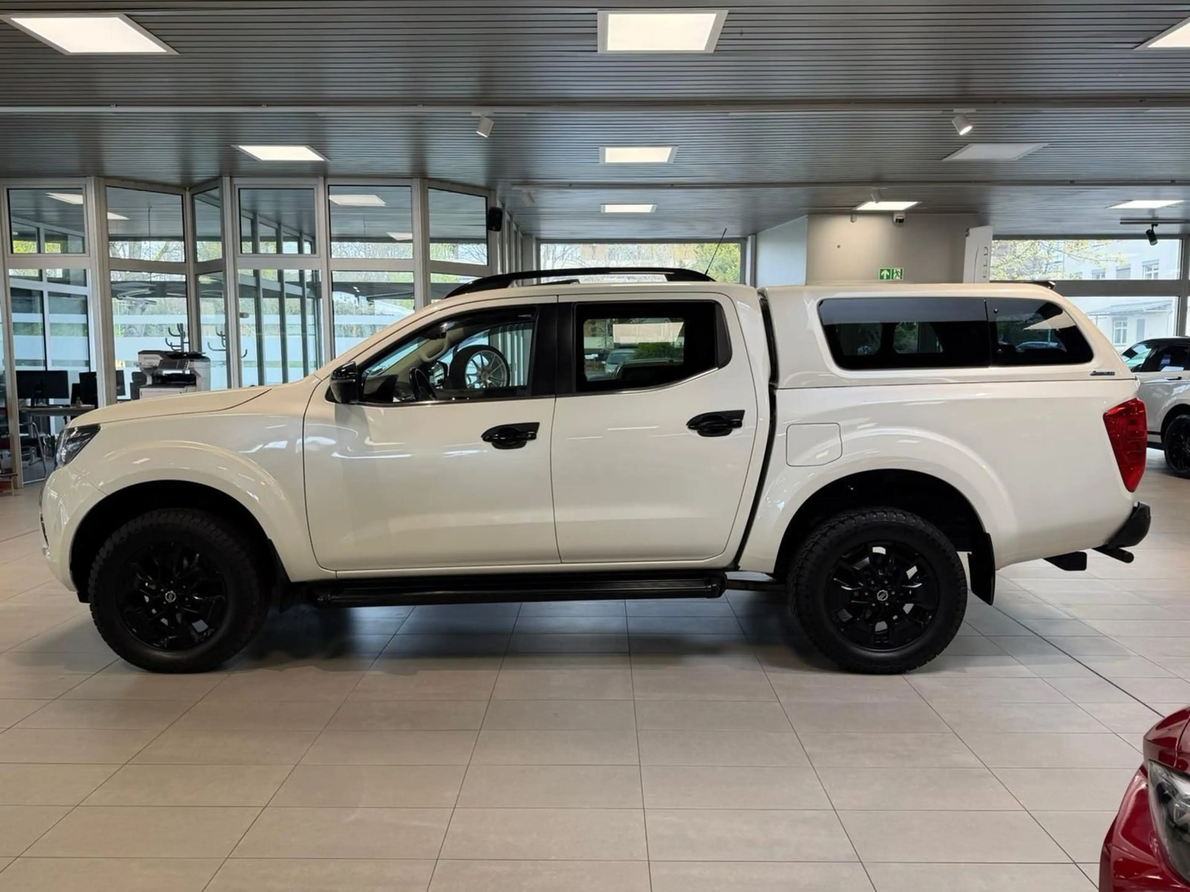 Nissan Navara NP300 N-Guard Double Cab 4x4 Automatik — photo 4