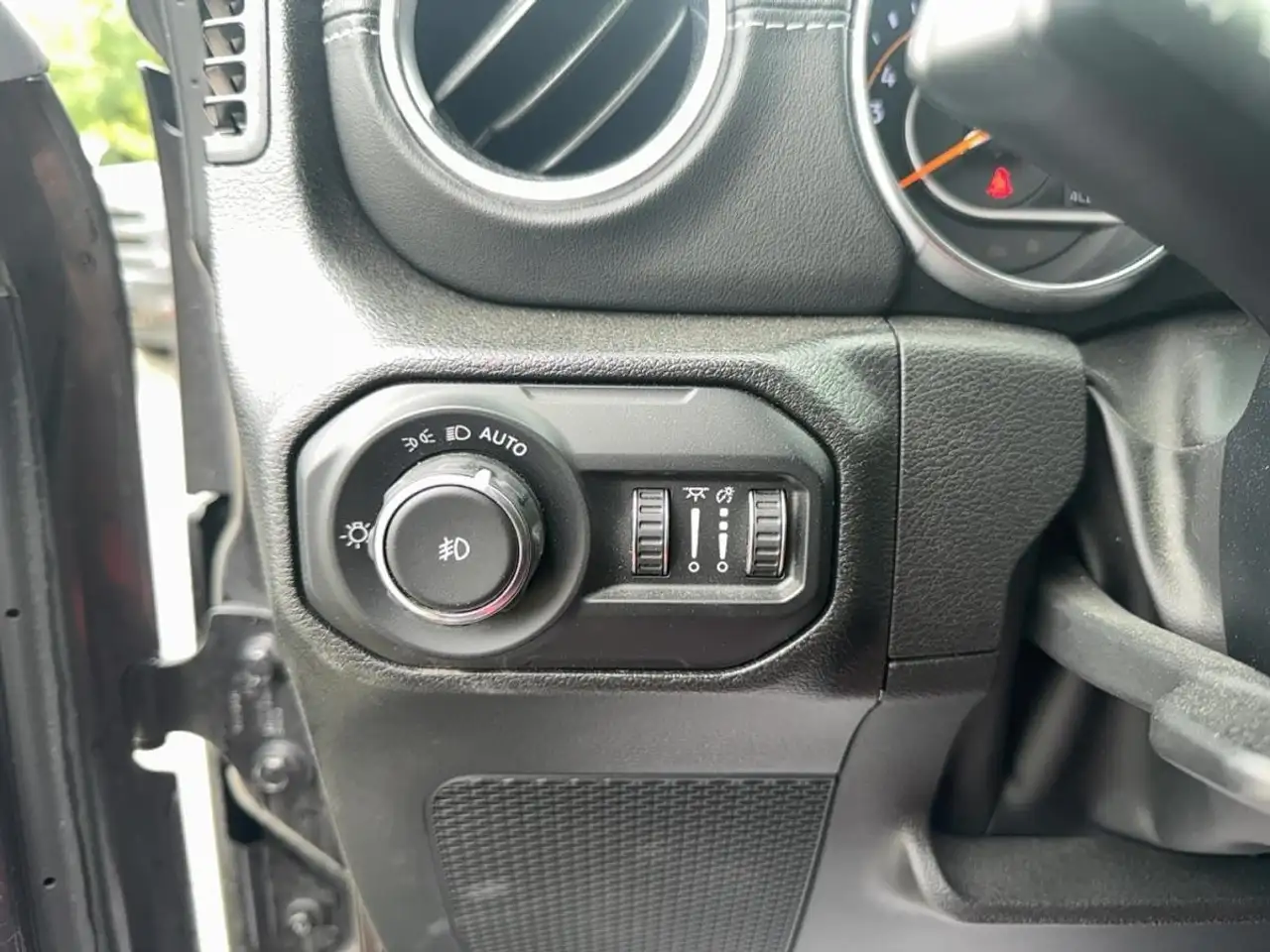 Jeep Wrangler снимка Jeep Wrangler