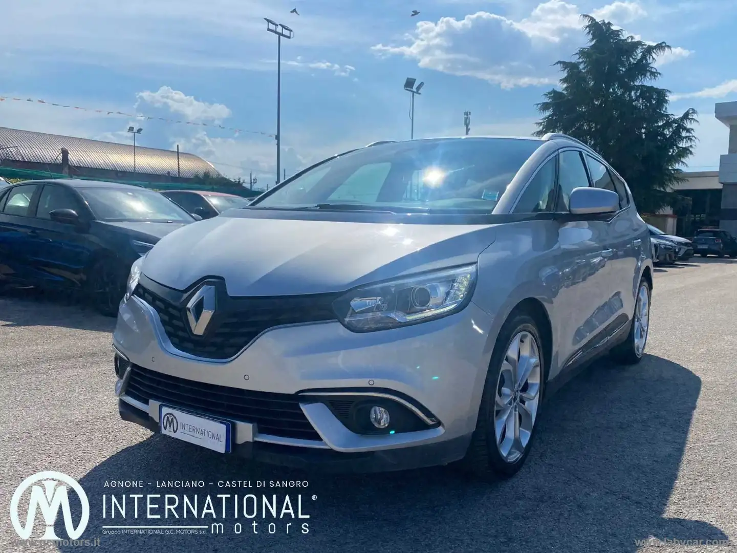 Renault Grand Scenic dCi 8V 110 CV EDC Energy Business Grau - 1