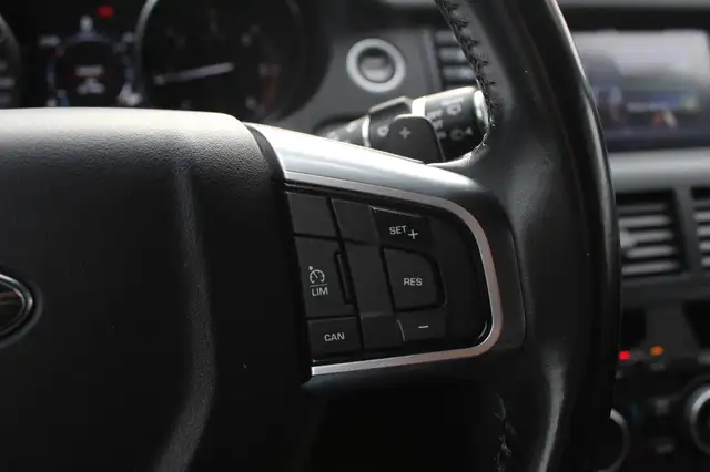 Land Rover Discovery Sport view 27