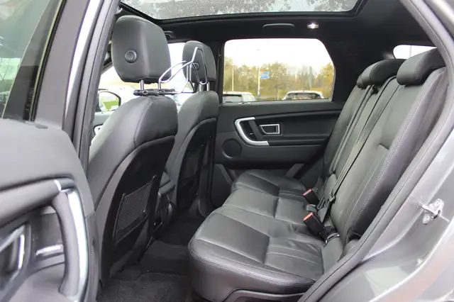Land Rover Discovery Sport view 11