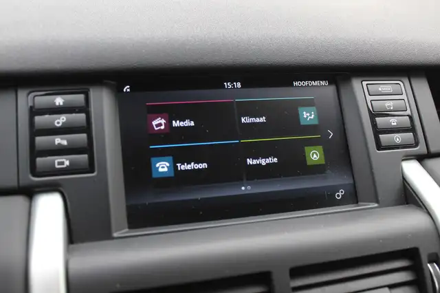 Land Rover Discovery Sport view 19