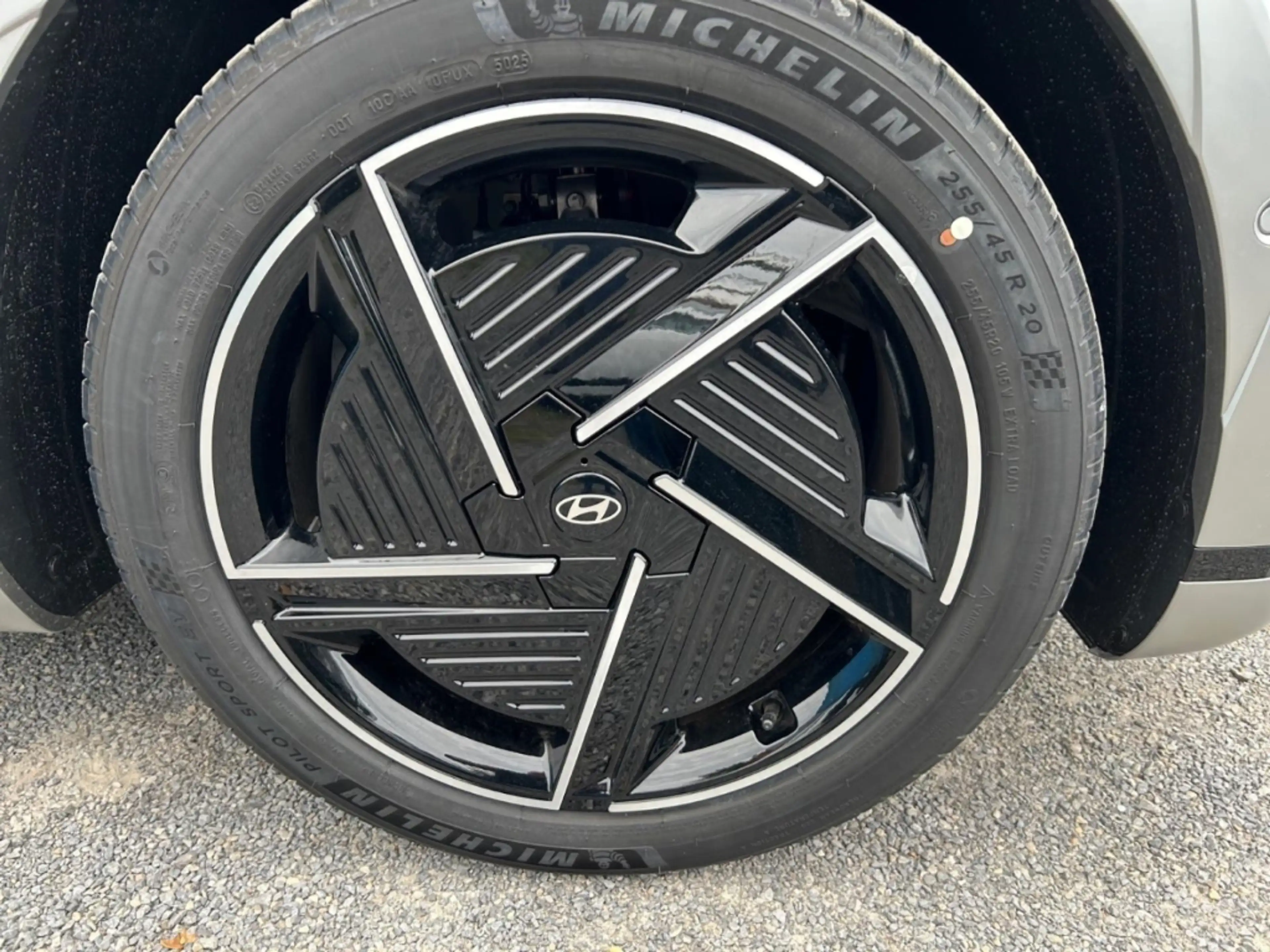 Hyundai IONIQ 5 Uniq Elektro 229PS Pano 20 Zoll Bose LED — photo 15