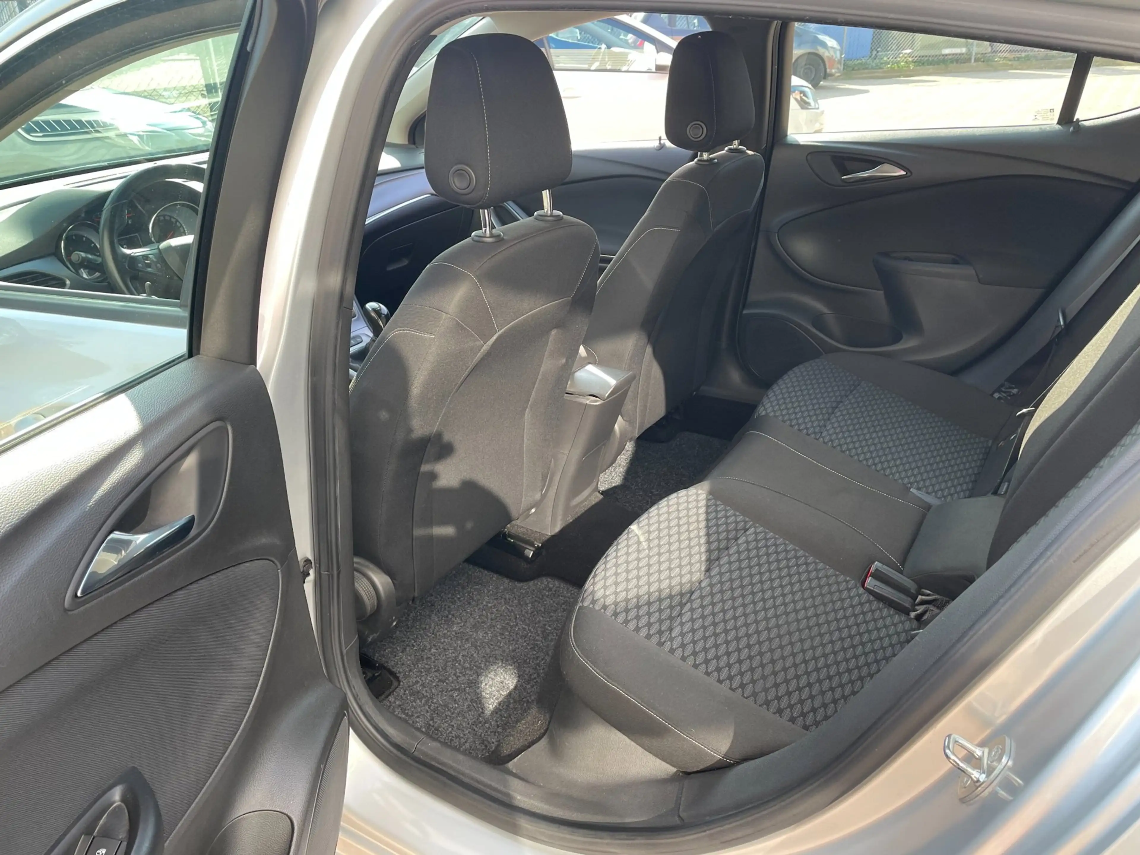 Opel Astra 1.0i 12v Innovation Silverline 5 deurs — photo 5
