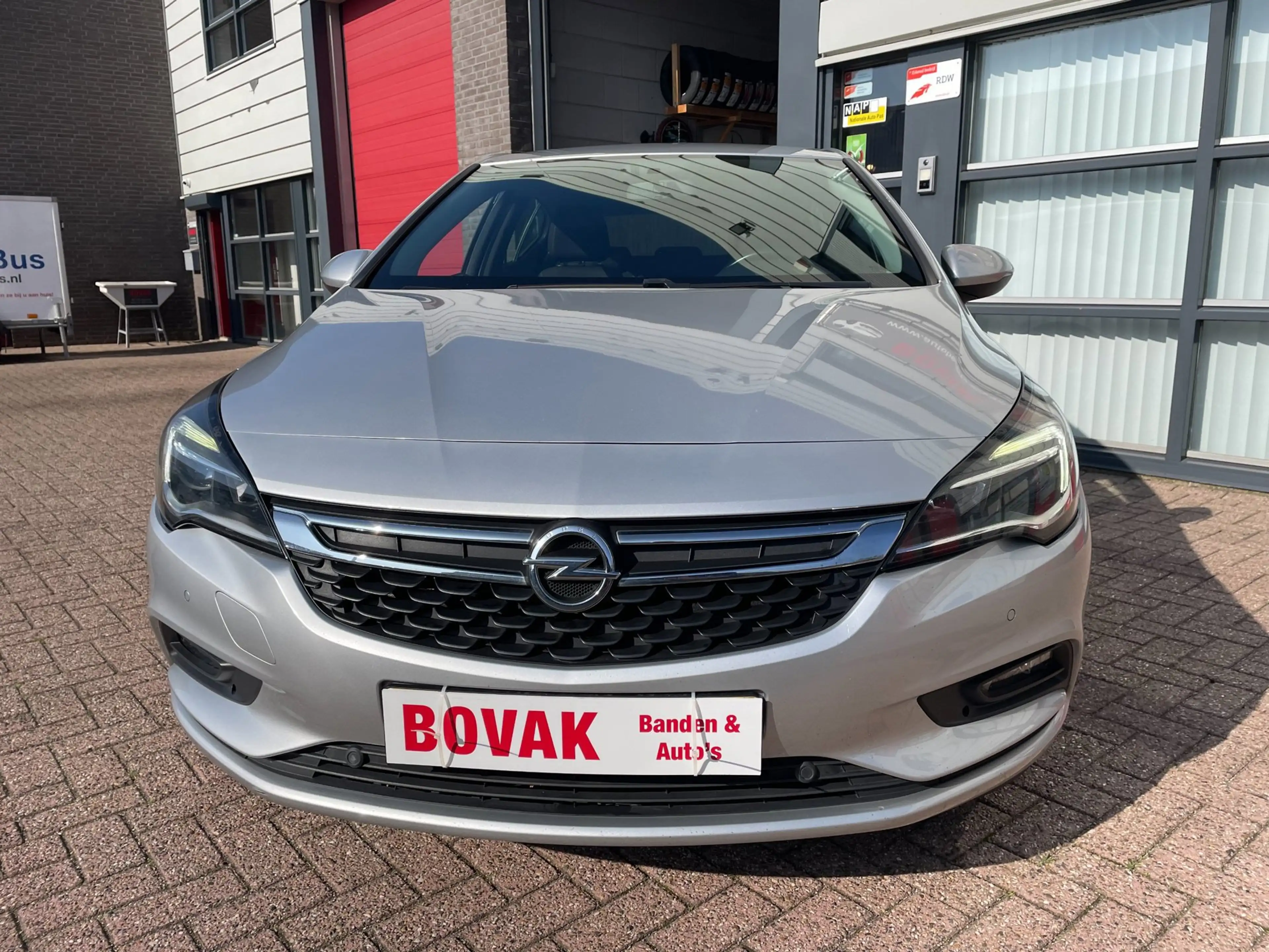 Opel Astra 1.0i 12v Innovation Silverline 5 deurs — photo 2