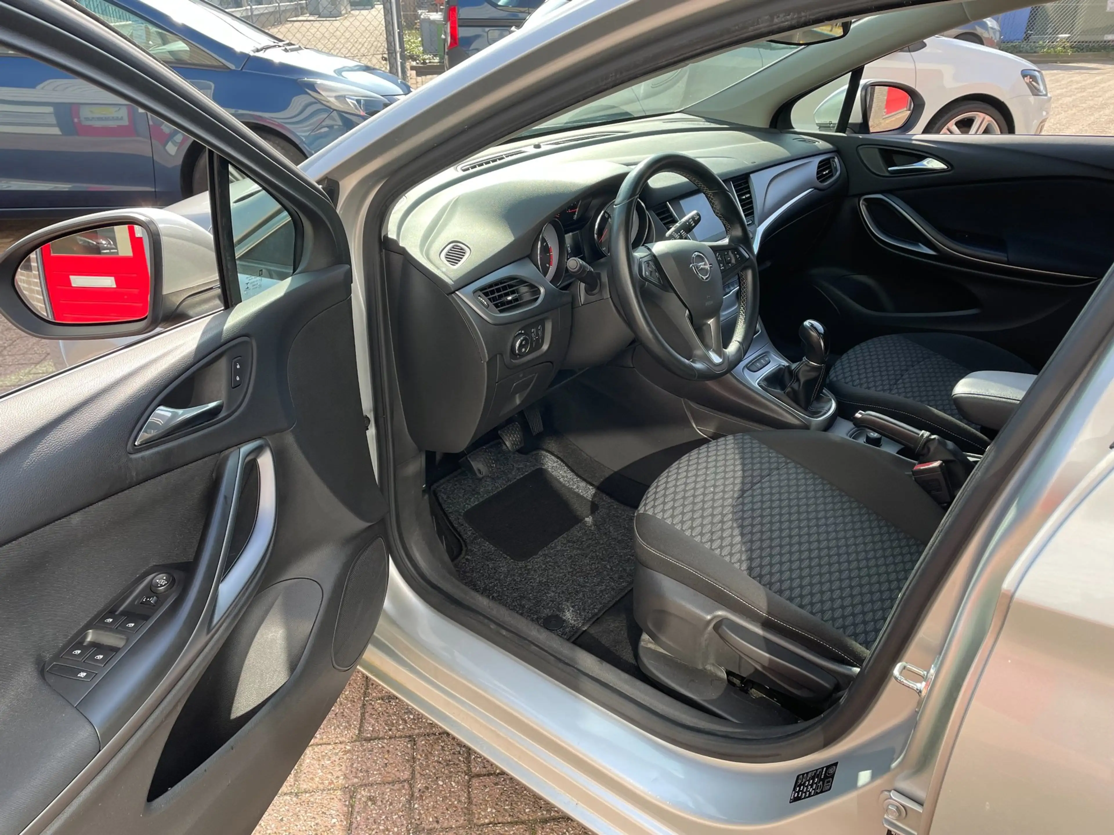 Opel Astra 1.0i 12v Innovation Silverline 5 deurs — photo 4