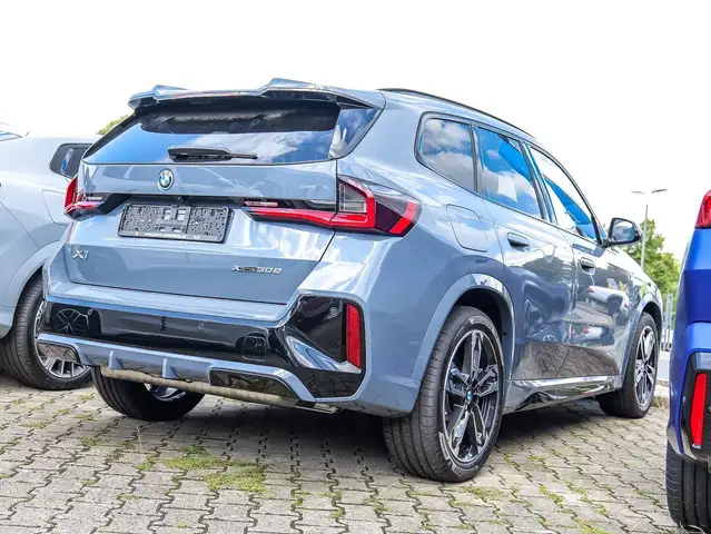 BMW X1 view 2