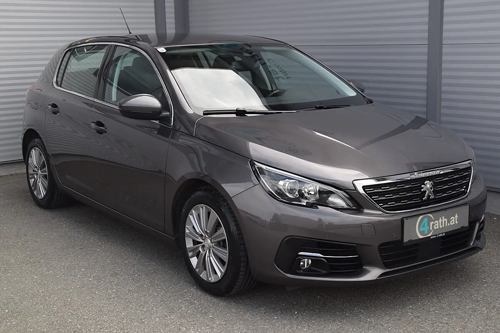 Peugeot 308 1,5 BlueHDI 100 Allure S&S AHK/NAVI/RFK Grau - 2