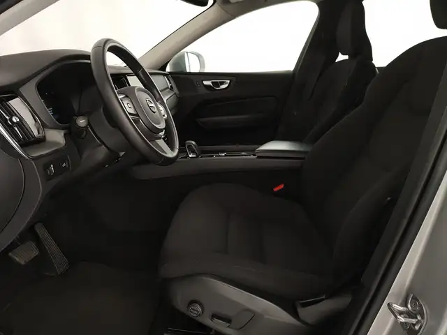 Volvo XC60 view 9