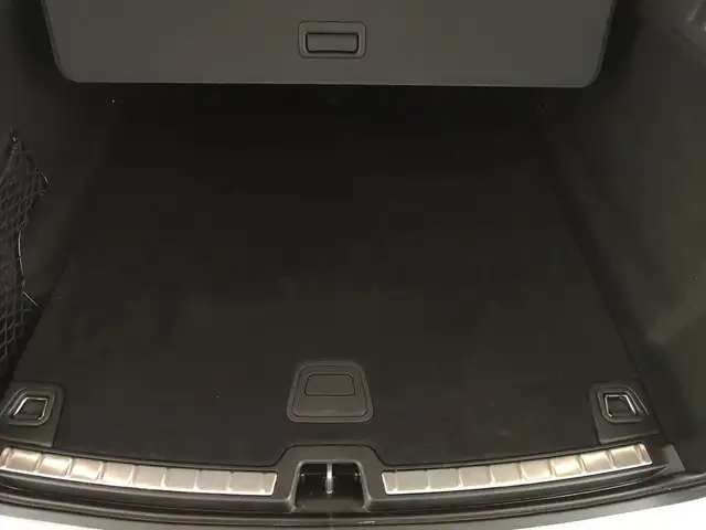 Volvo XC60 view 11