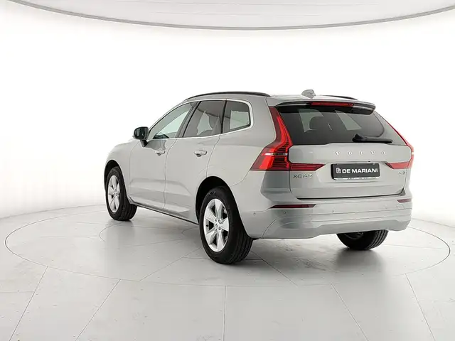 Volvo XC60 view 3