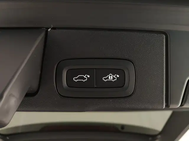 Volvo XC60 view 12