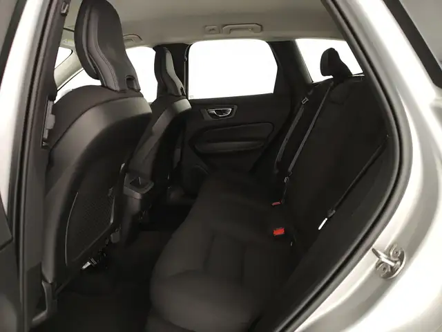 Volvo XC60 view 10