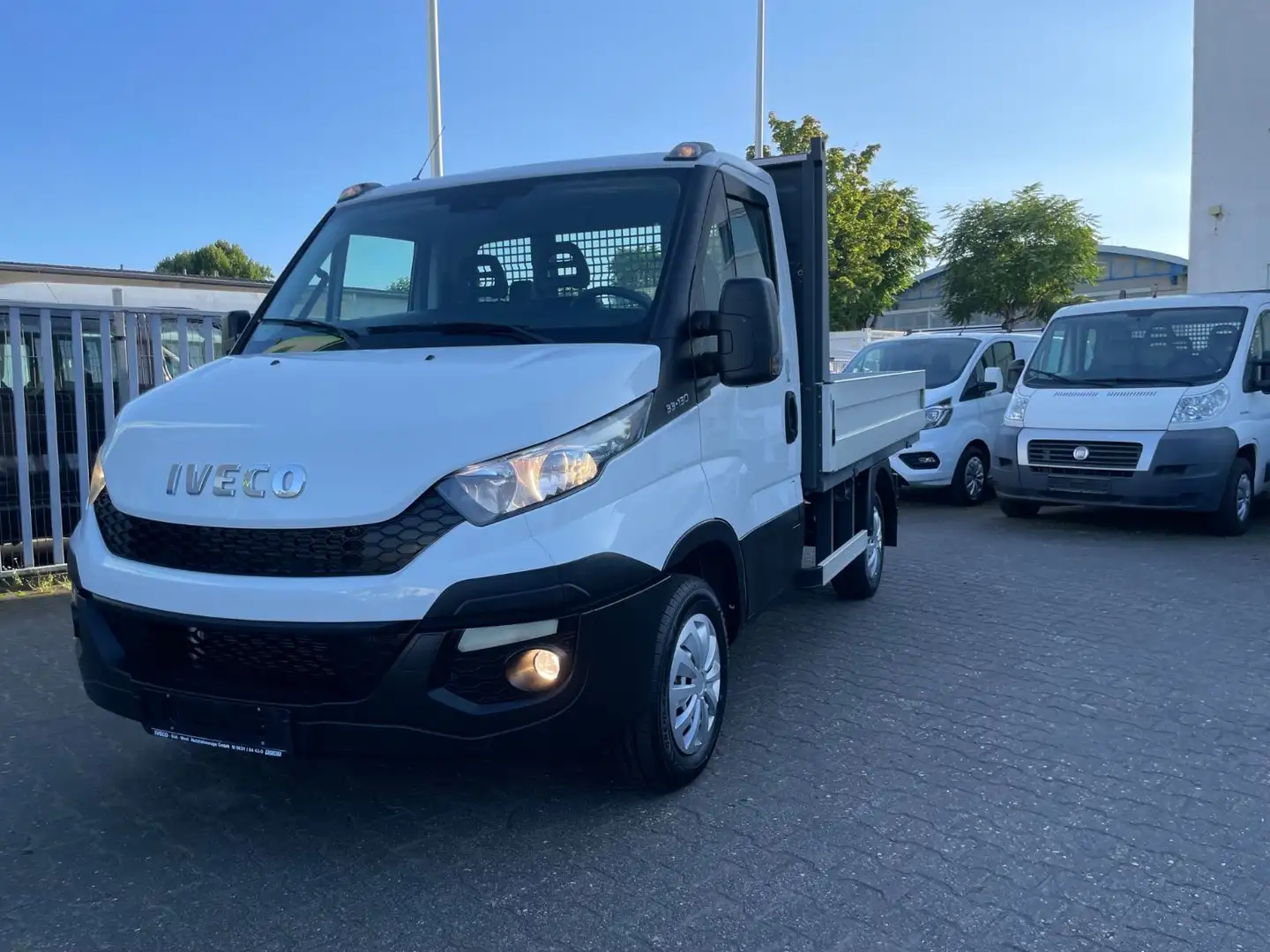 Iveco Daily Pritsche*1-Hand*13.000 Km*Automatik+Klima* Weiß - 1
