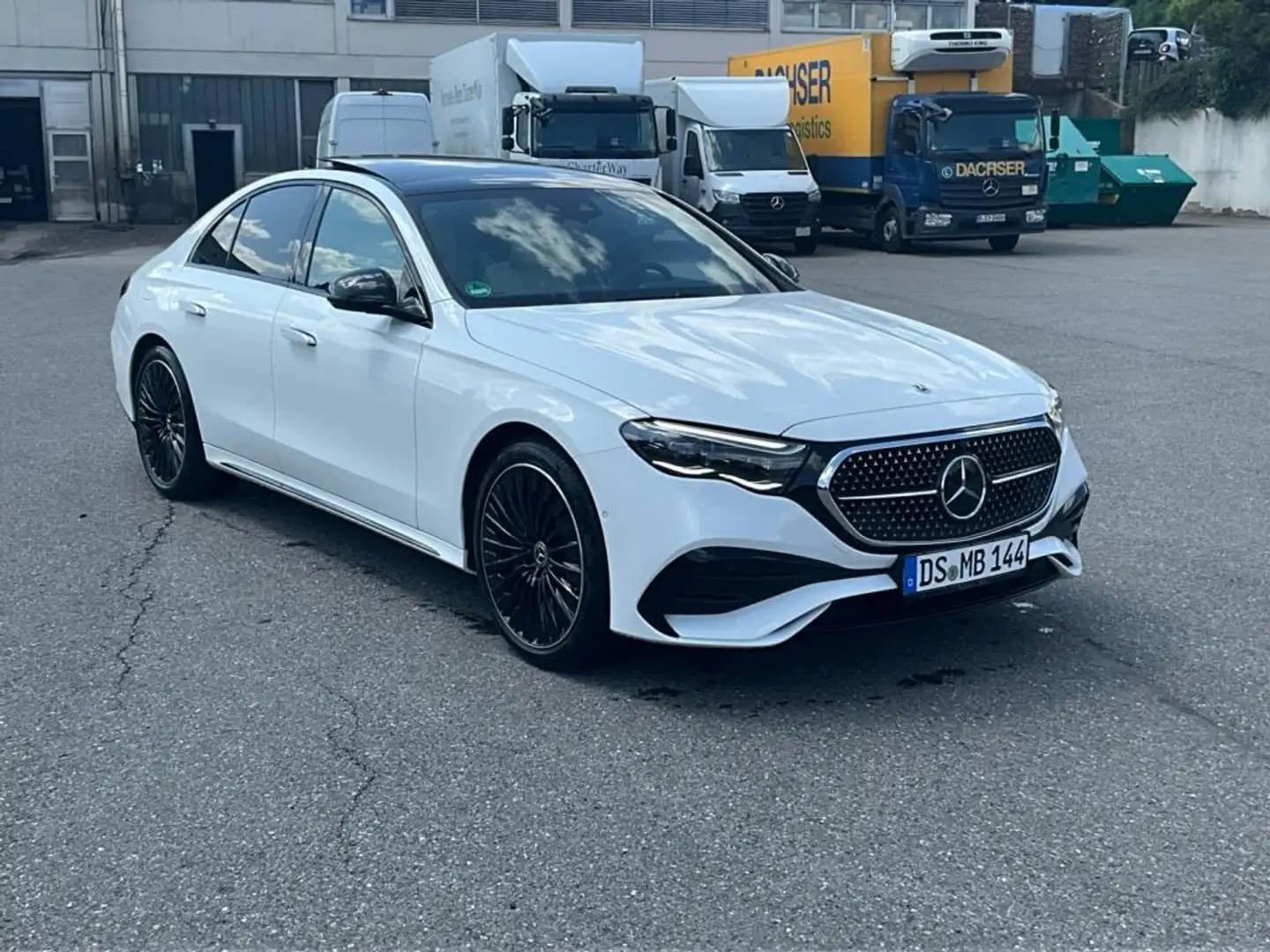 Mercedes-Benz E 450 d 4M +AMG+DISTRO+SHZ+NAVI+LUFTFEDERUNG+PDC Weiß - 2
