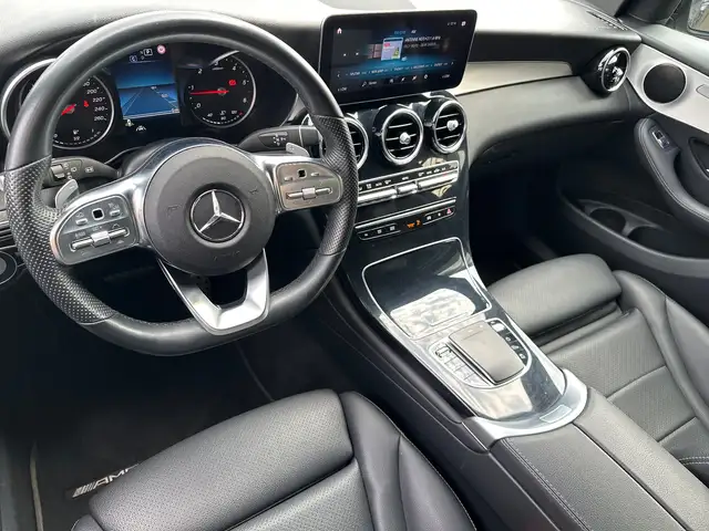 Mercedes-Benz 220 view 9