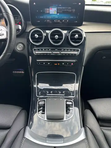 Mercedes-Benz GLC view 16
