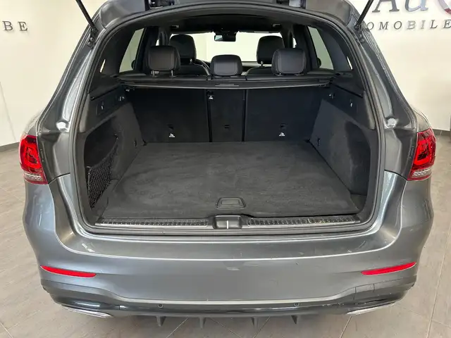 Mercedes-Benz 220 view 8