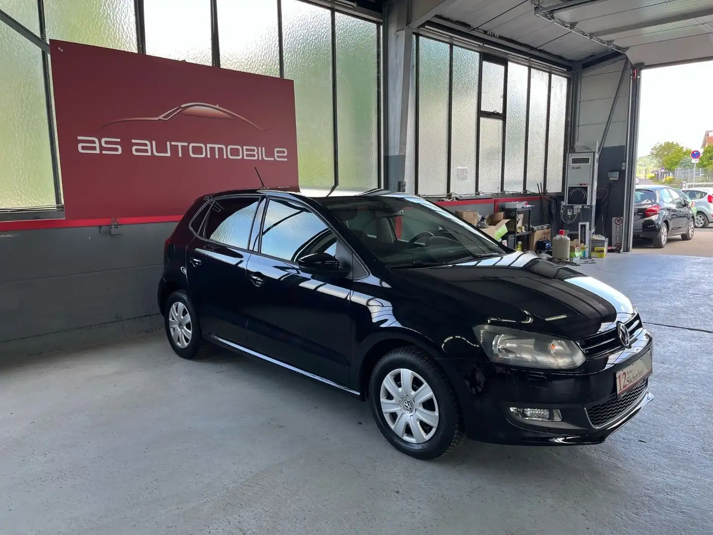 Volkswagen Polo V Life *Wenig Km*Scheckheft Gepflegt * Schwarz - 2