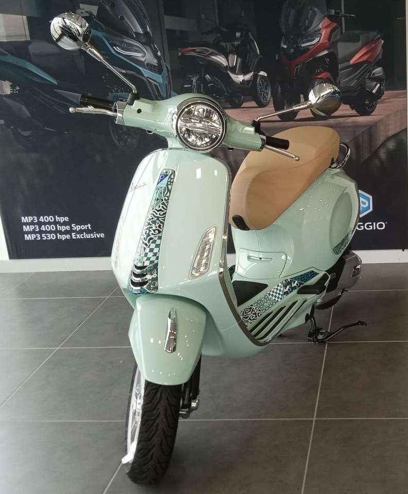 Vespa Primavera 125 BATIK "i-get" EURO 5 +- NUOVO IN PRONTA CONSEGNA!