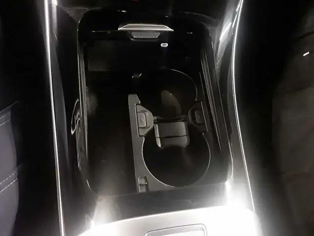 Mercedes-Benz C view 9