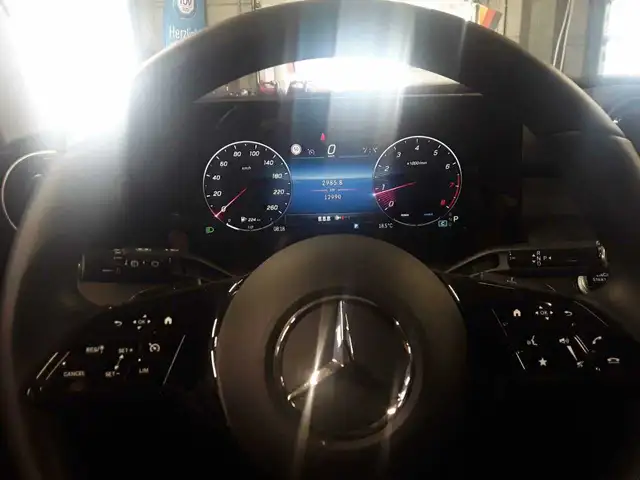 Mercedes-Benz C view 10