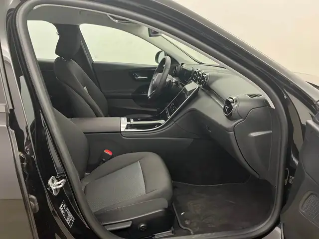Mercedes-Benz C view 8