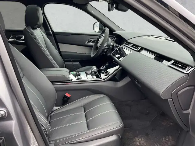 Land Rover Range Rover Velar view 3