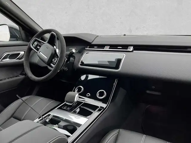 Land Rover Range Rover Velar view 4