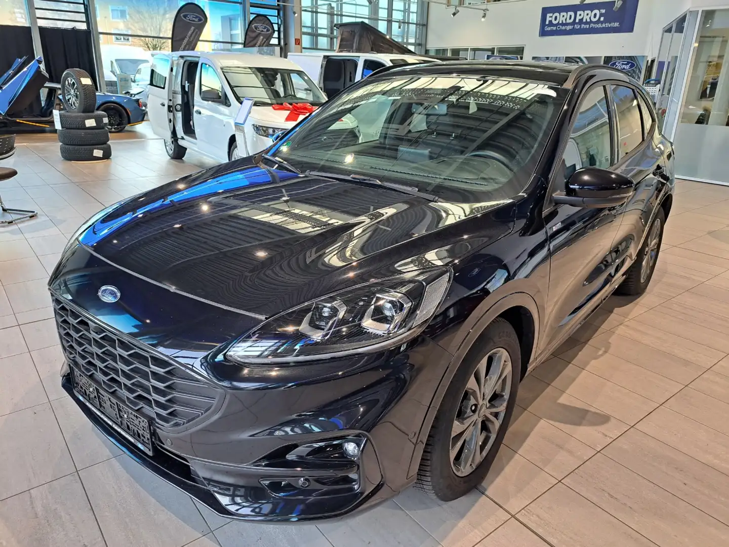 Ford Kuga 1.5 EcoBoost ST-Line X LED AHK ACC Navi Pano Noir - 2