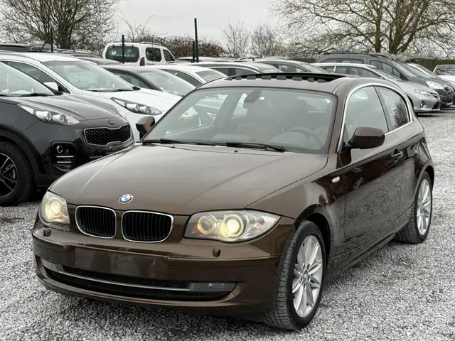 BMW 118 118 d - Xénon - Toit pano - Navigation
