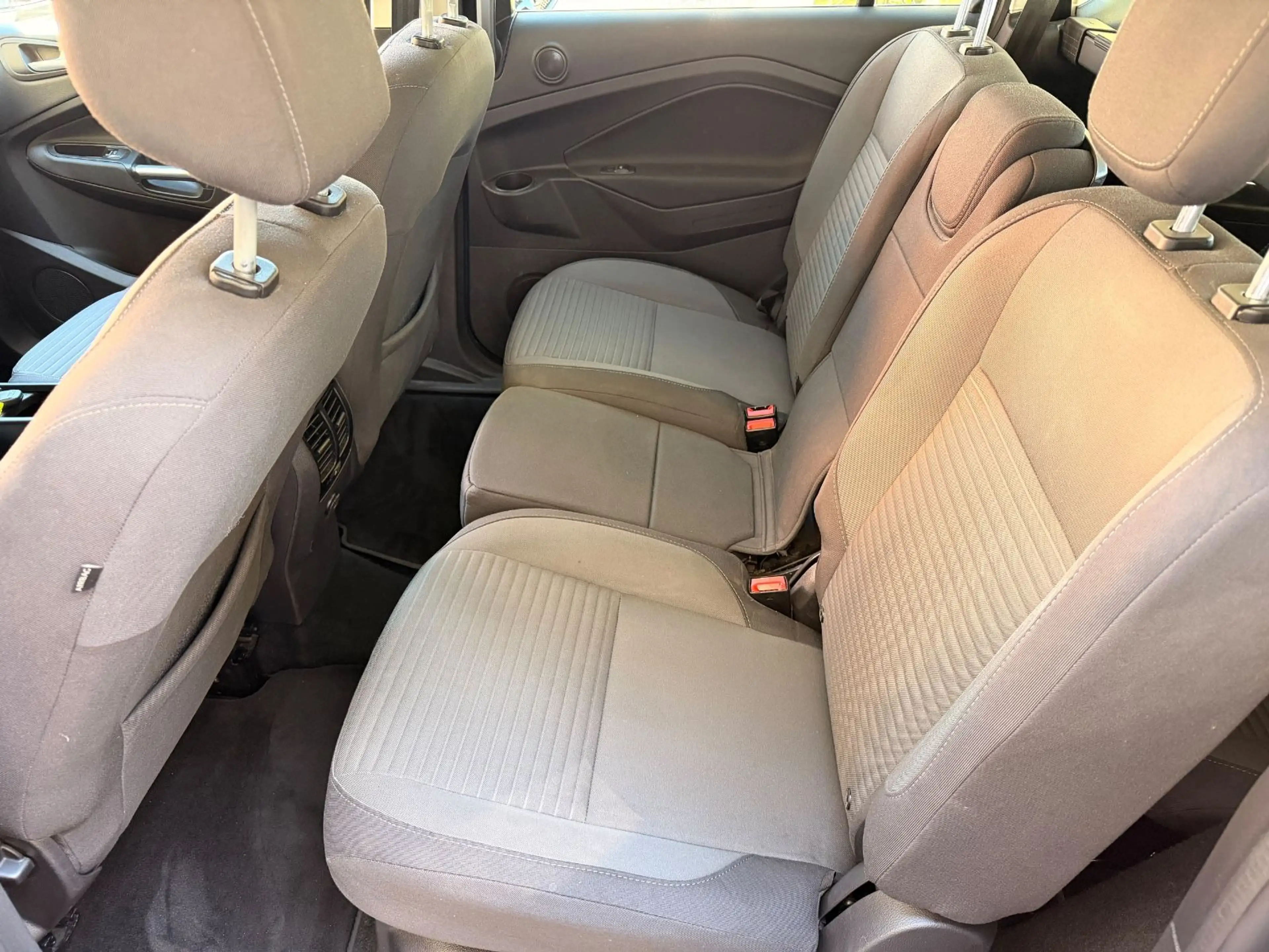 Ford Grand C-Max Titanium Navi SHZ 7-Sitzer — photo 14