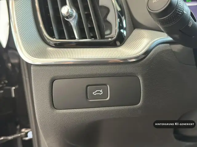 Volvo XC60 view 14