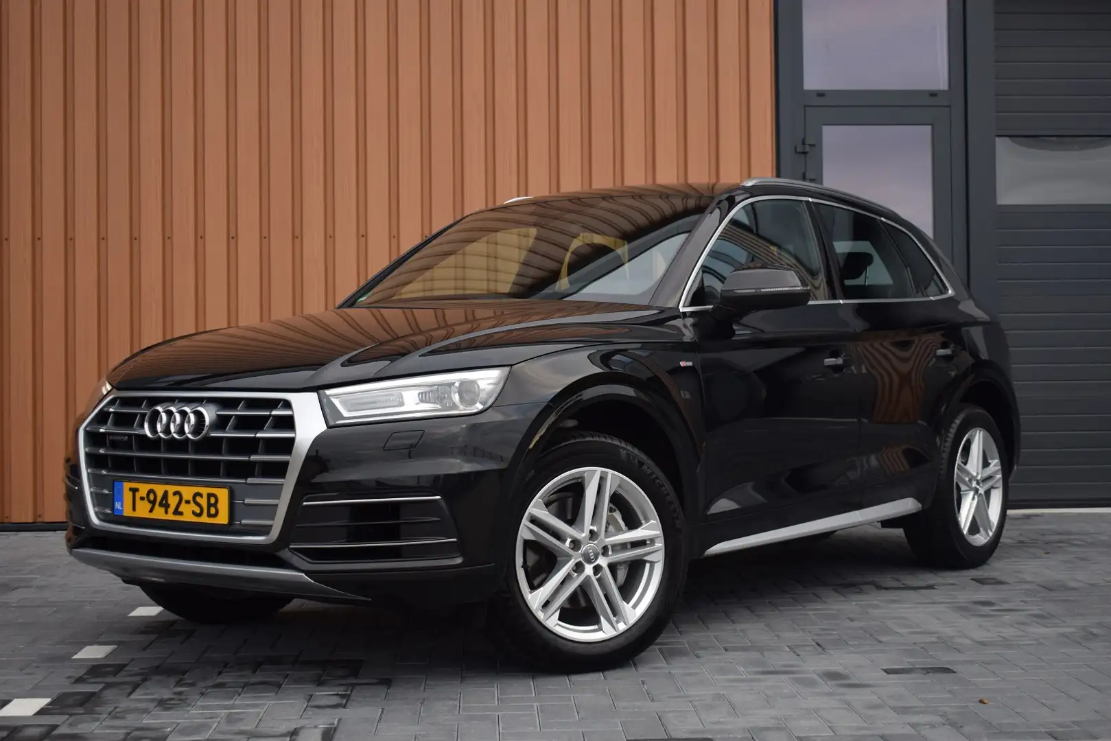 Audi Q5 40 TDI 190pk Quattro S-line | Trekhaak Zwart - 1