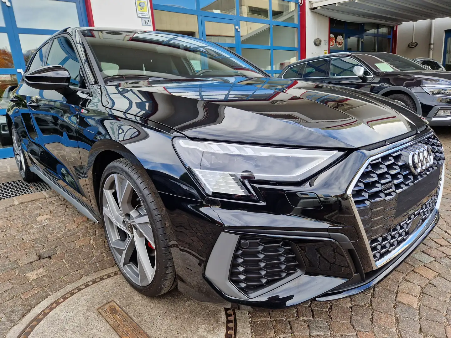 Audi A3 40TFSI 190Cv quattro Str S line+Matrix ACC VirCock Zwart - 2