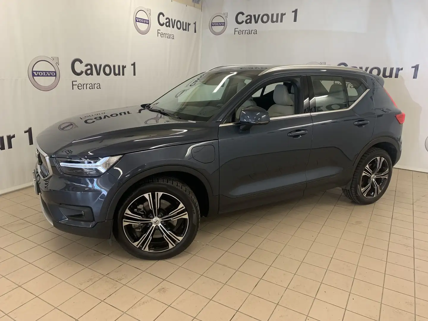 Volvo XC40 T5 Recharge Plug-in Hybrid Inscription Blu/Azzurro - 2