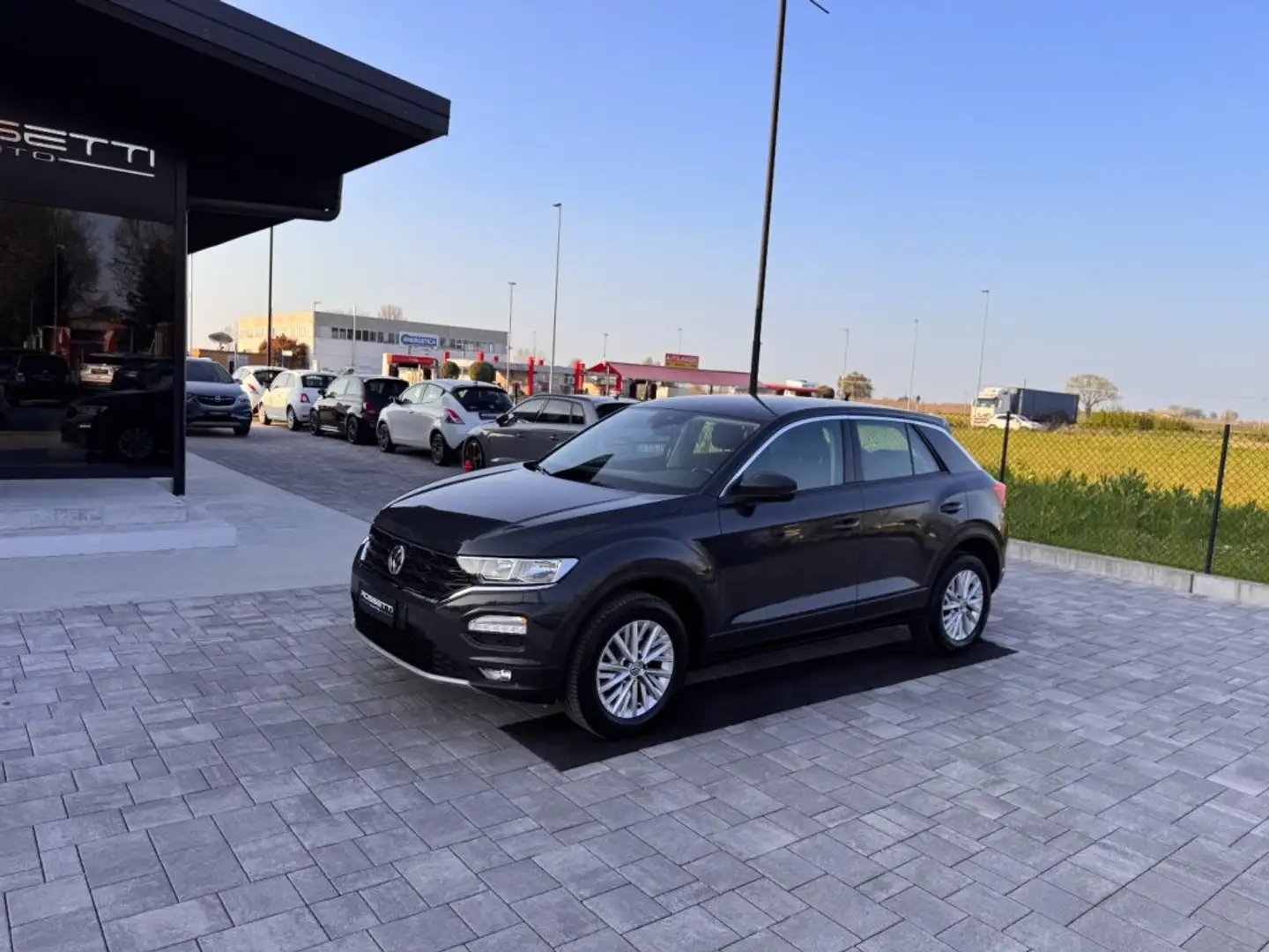Volkswagen T-Roc 1.6 TDI SCR BlueMotion ANCHE NEOPATENTATI Gris - 2