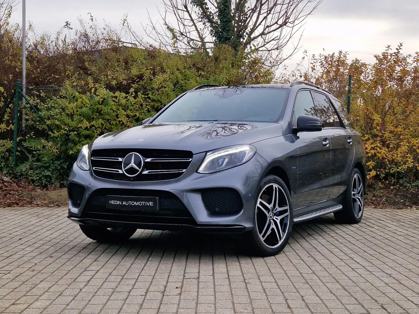Mercedes-Benz GLE 500 e 4MATIC | AMG LINE | Panoramisch Dak | 360° CAMER Grijs - 1