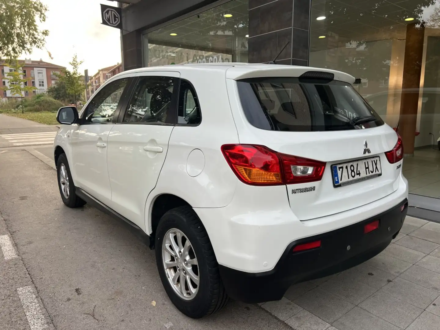Mitsubishi ASX 160 MPI Motion Blanc - 2