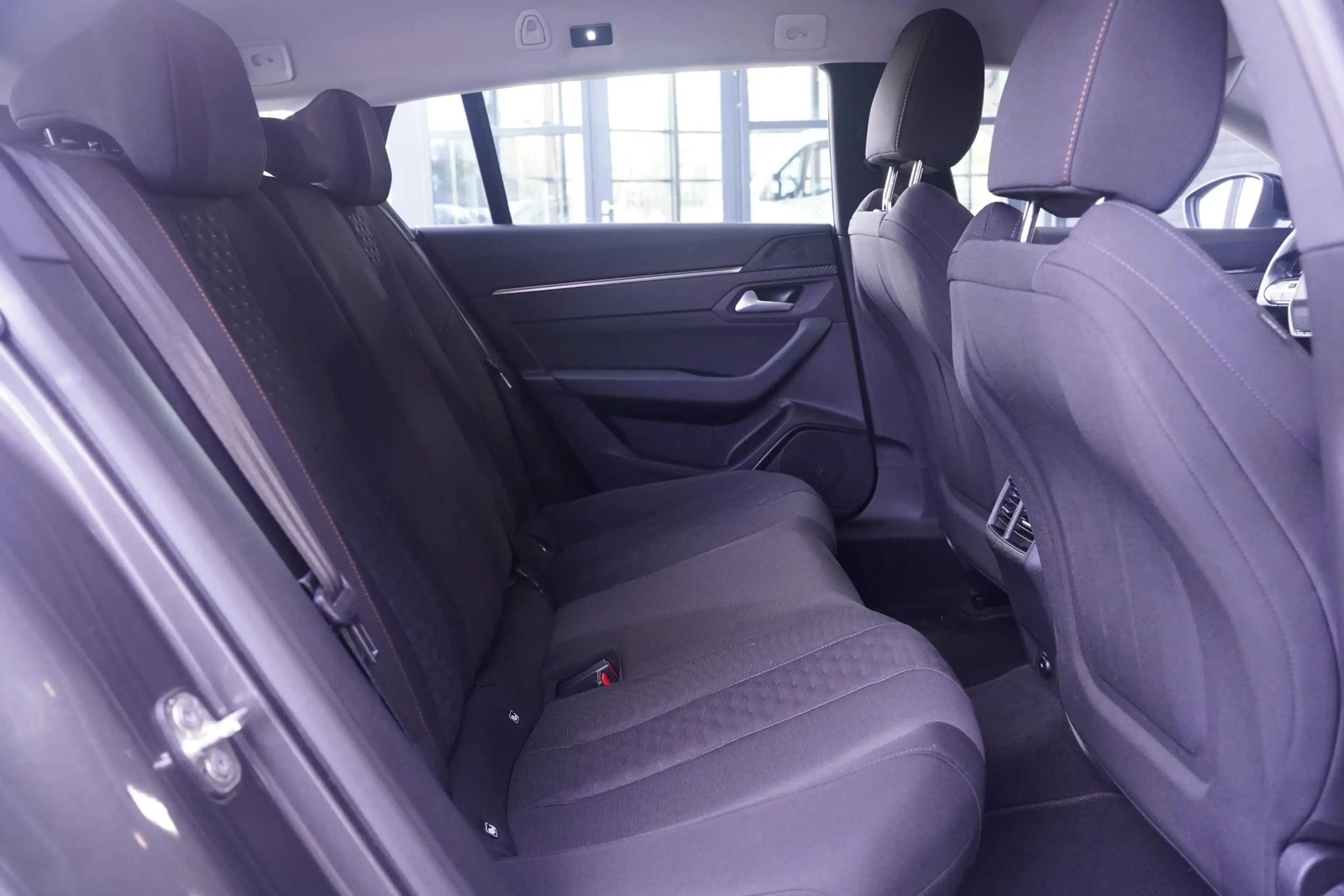 Peugeot 508 SW 1.6 HYbrid Active Pack Business SOH 96% automaa — photo 42
