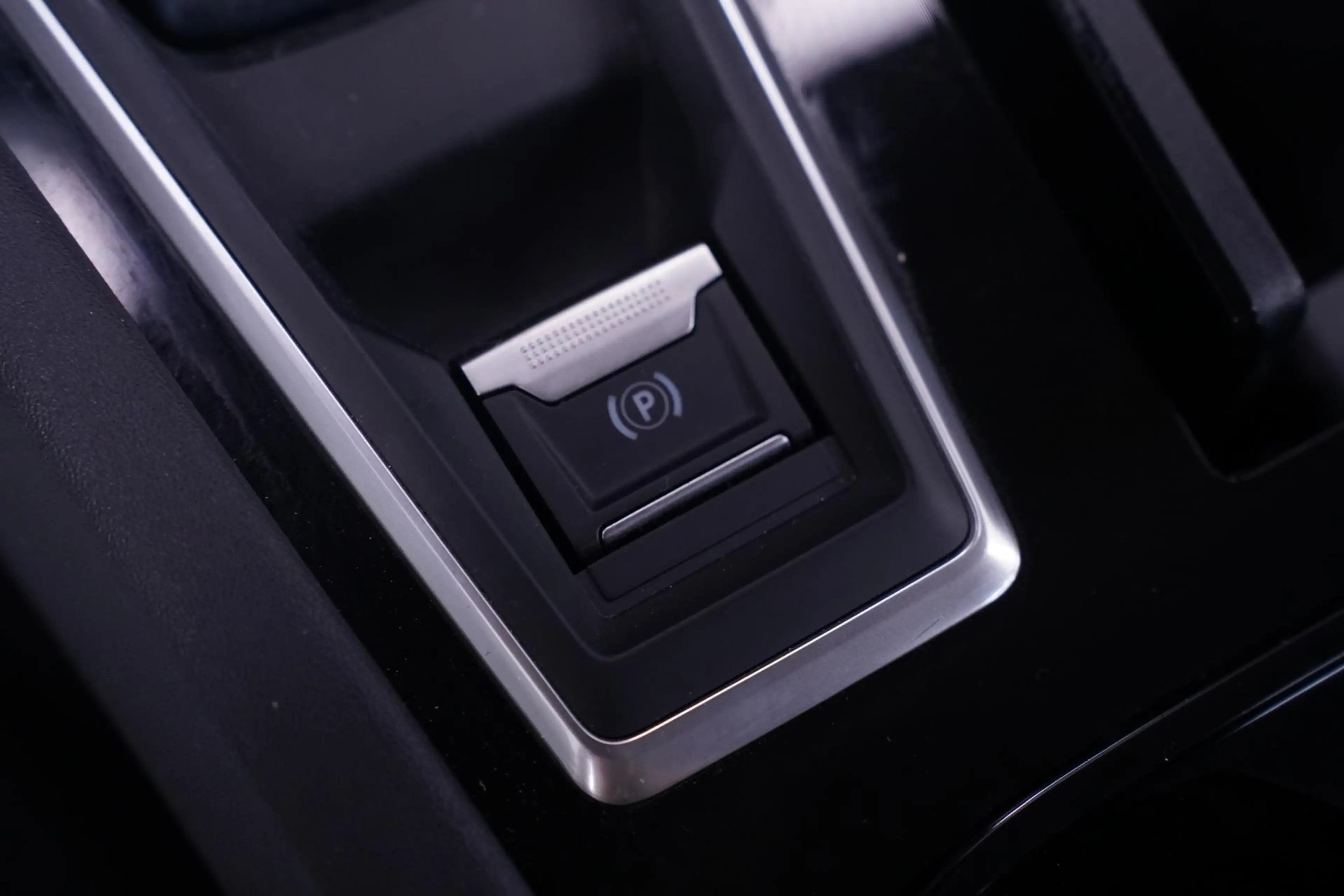 Peugeot 508 SW 1.6 HYbrid Active Pack Business SOH 96% automaa — photo 25