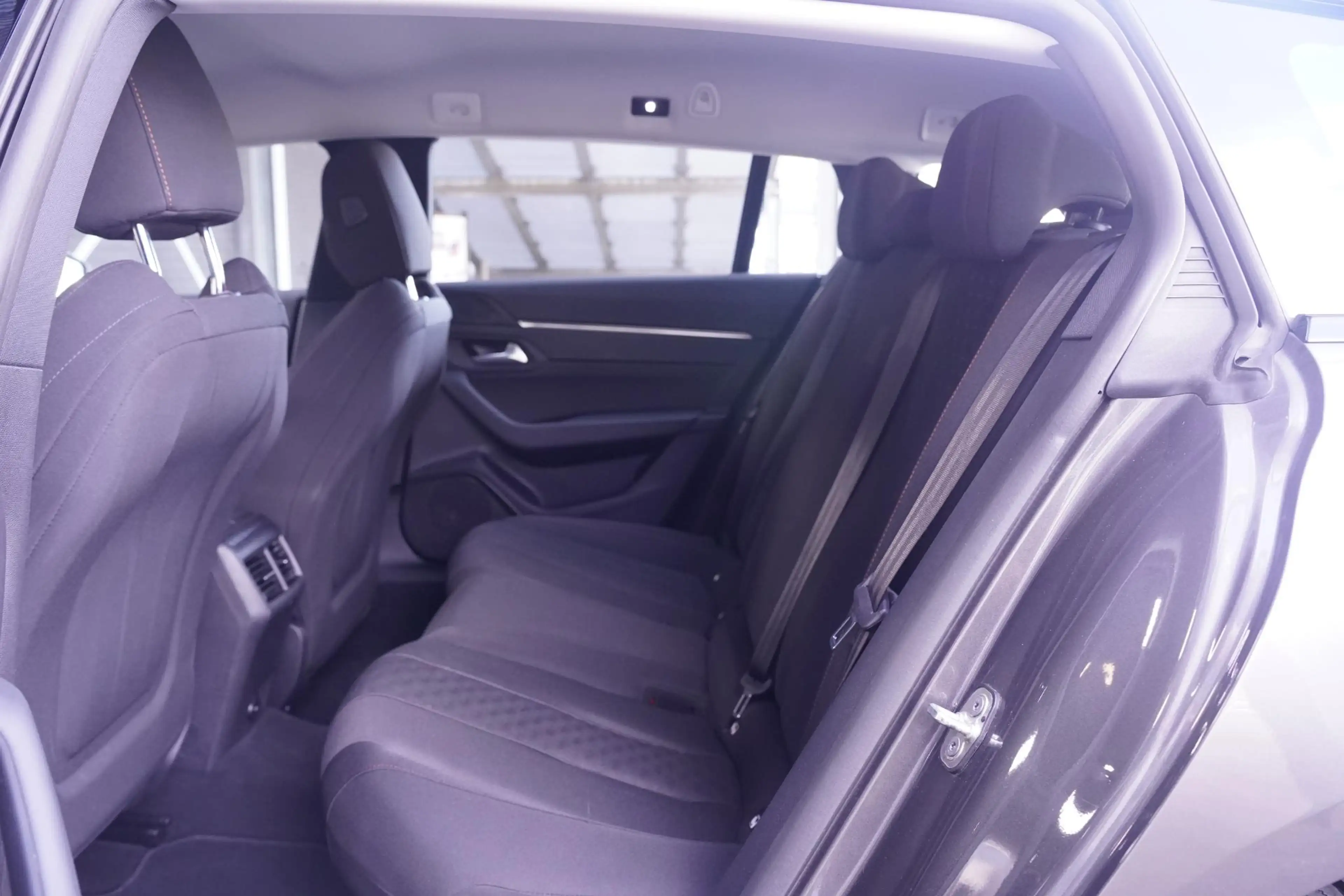 Peugeot 508 SW 1.6 HYbrid Active Pack Business SOH 96% automaa — photo 40